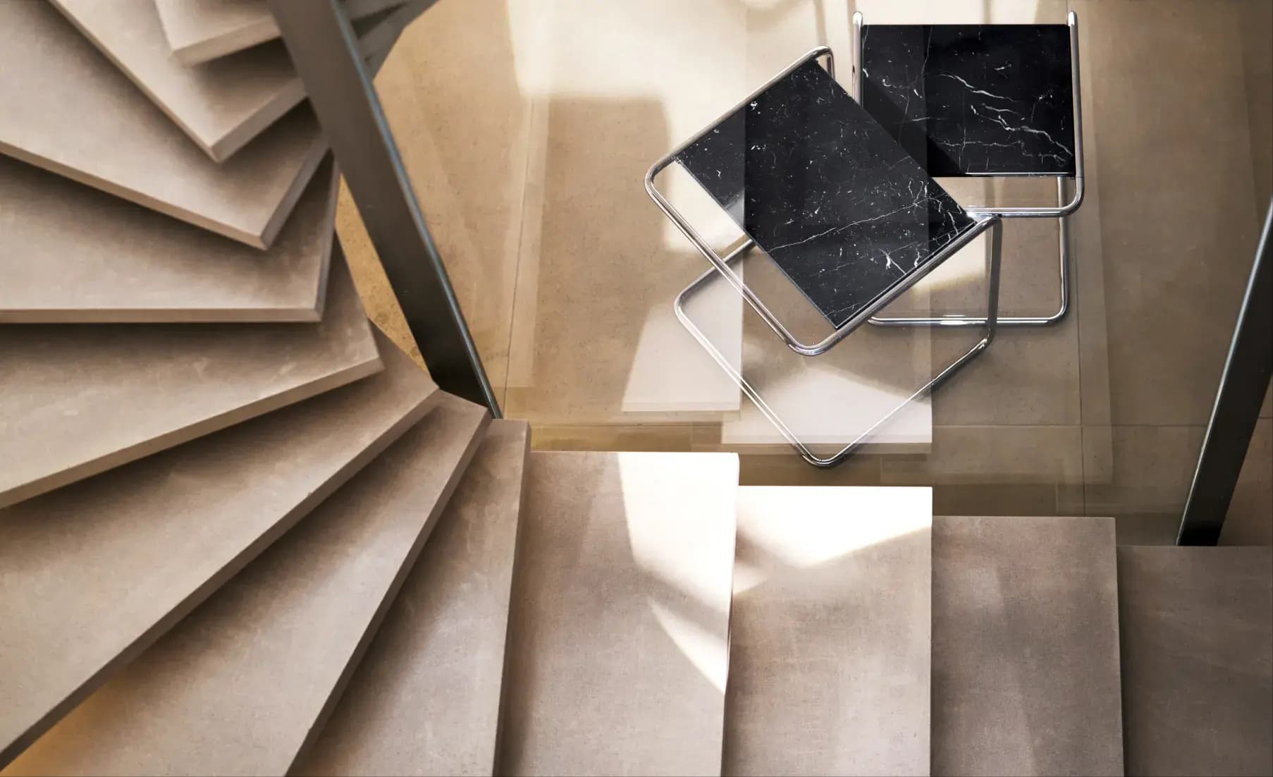 Editorial JS . Thonet side table set B97 of the SERIOUS 05 edition in marquina gloss.